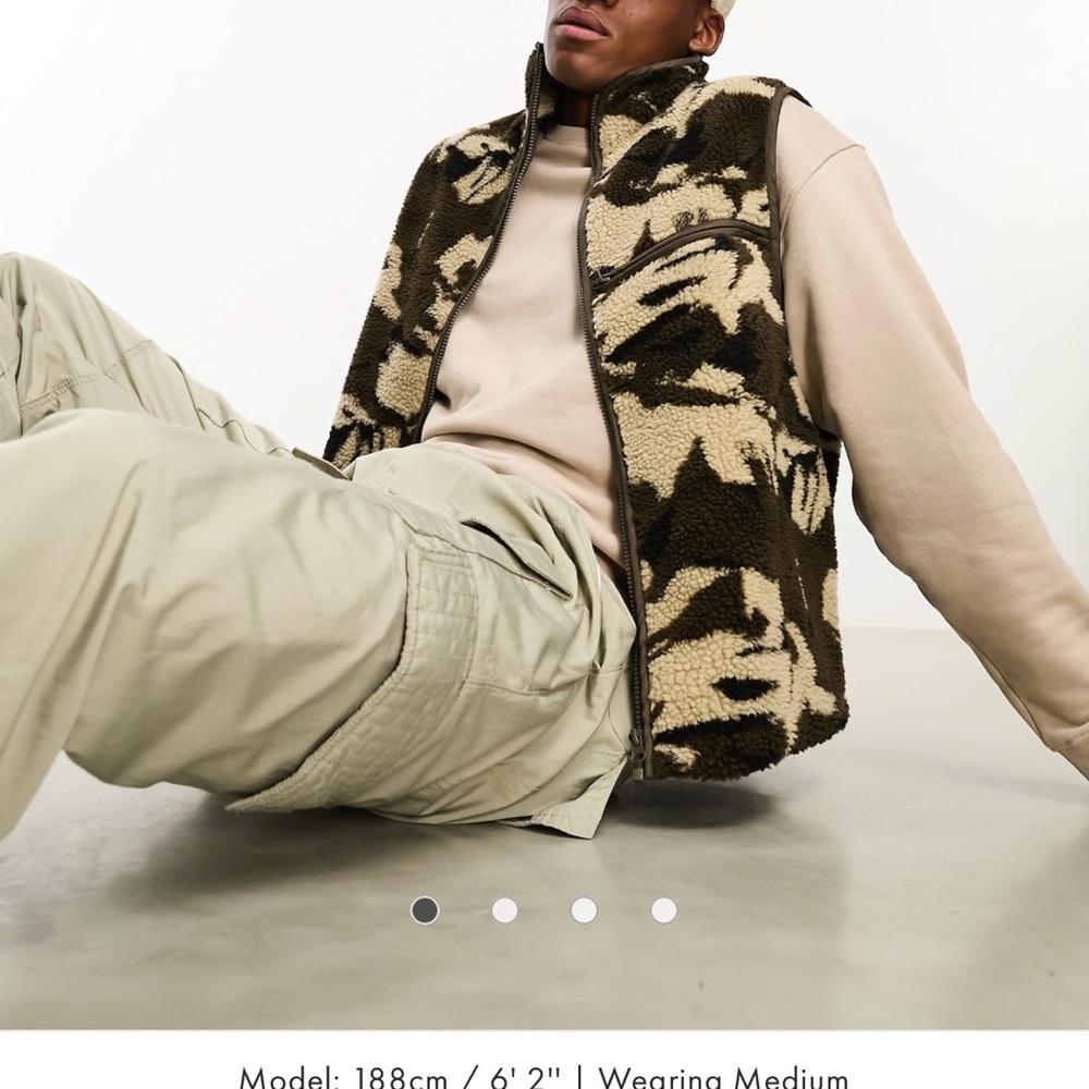 ASOS Men's Brown Camouflage Fleece Vest